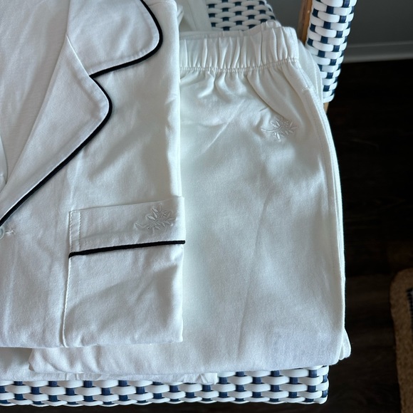NWT Airelles Pajama set. XS. White with black border. - Picture 7 of 7